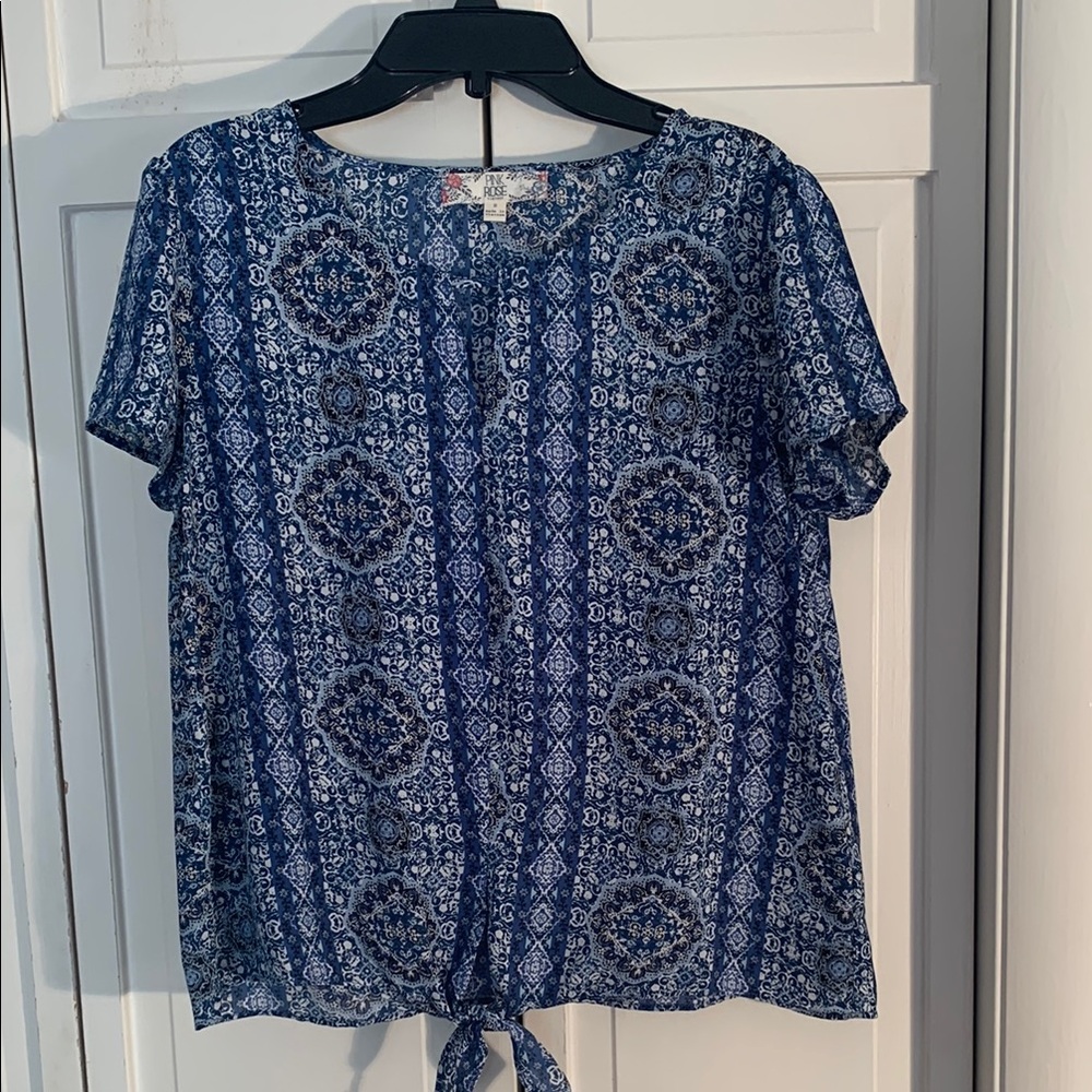 Pink Rose Blue & White Tie Front Blouse EUC